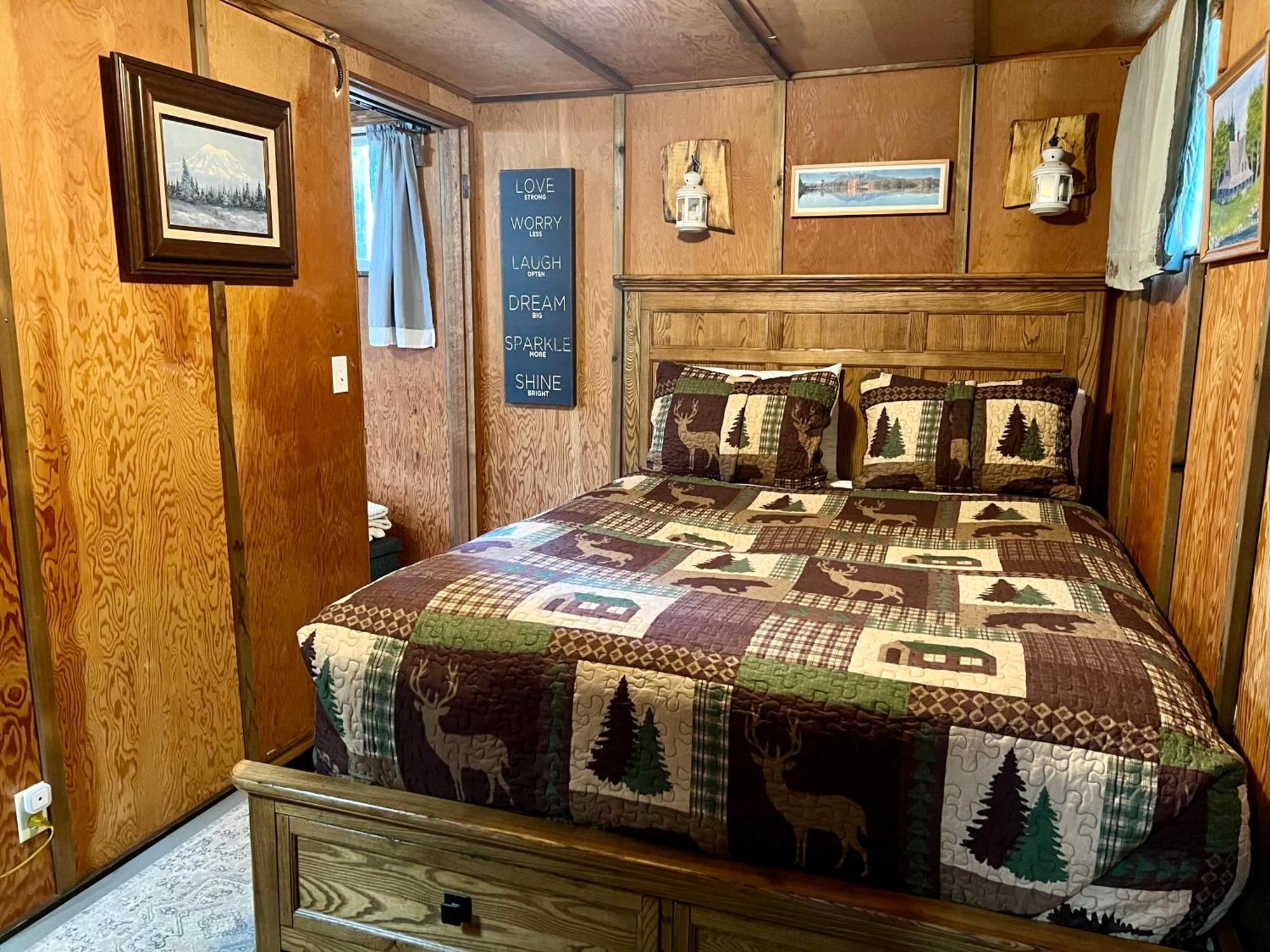 Mt Rainier Little Green Cabin On Big Creek! Ashford Buitenkant foto